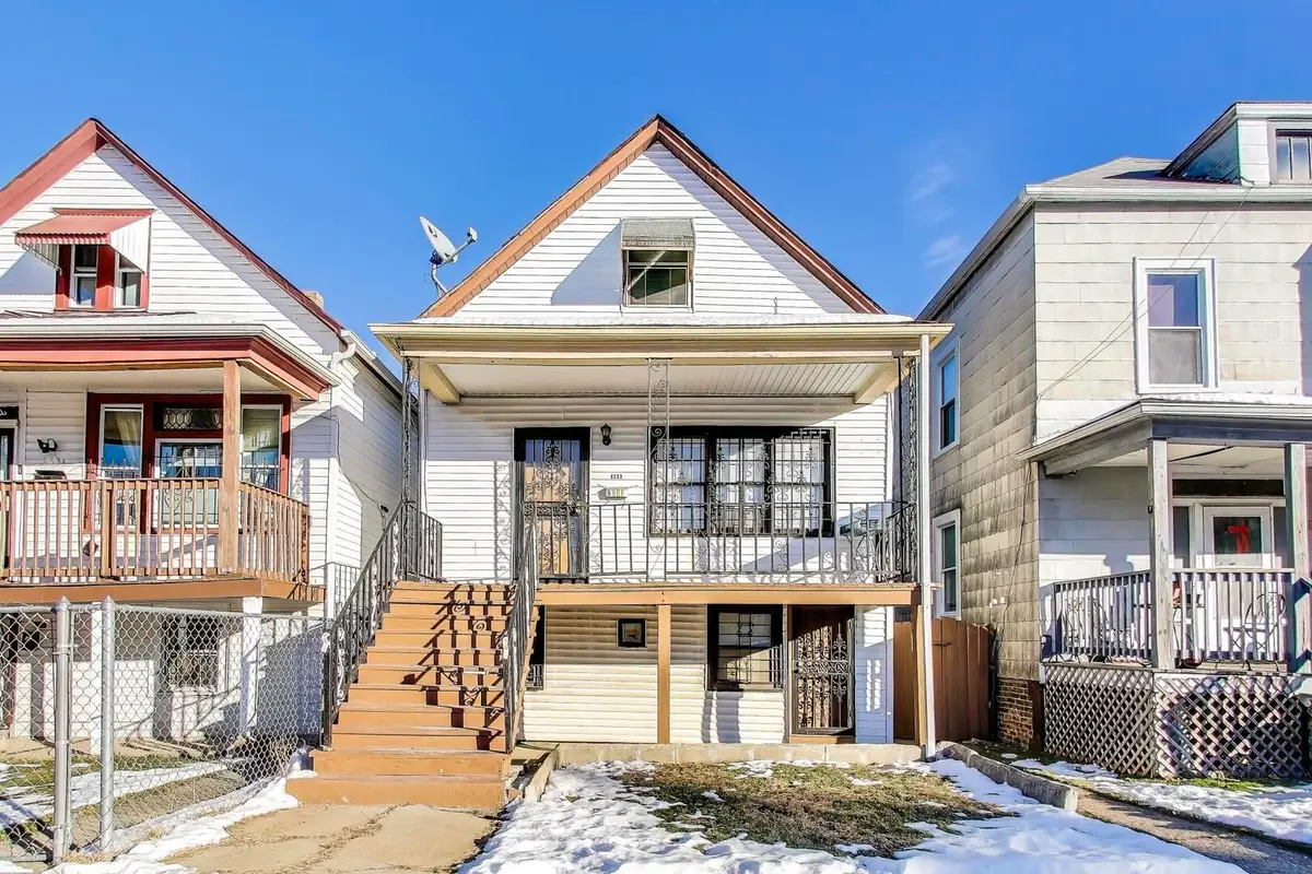 8533 S Manistee Avenue, Chicago, IL 60617 - Image #1