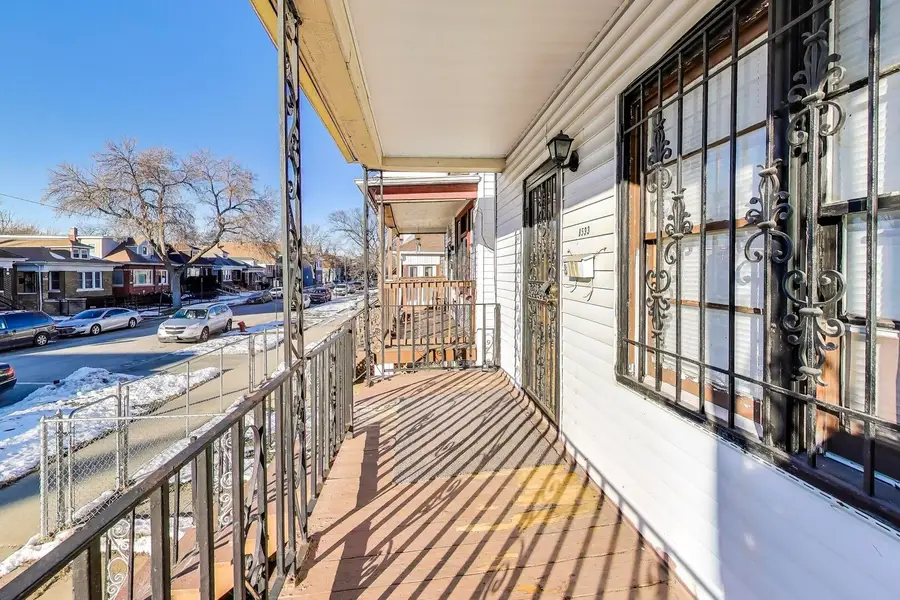 8533 S Manistee Avenue, Chicago, IL 60617 - Image #2