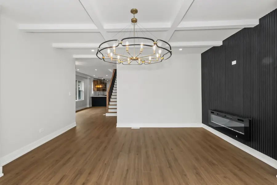 8114 S Paxton Avenue, Chicago, IL 60617 - Image #2