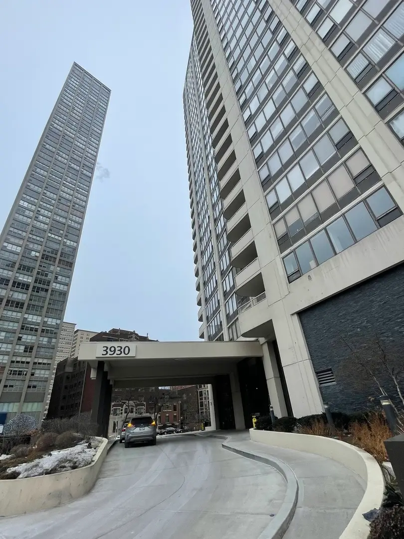 3930 N Pine Grove Avenue #2405, Chicago, IL 60613 - Image #1