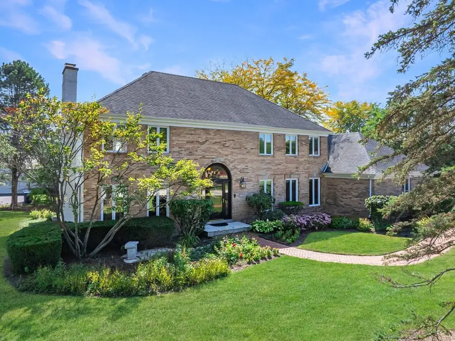 304 Surrey Lane, Lincolnshire, IL 60045 - Image #2