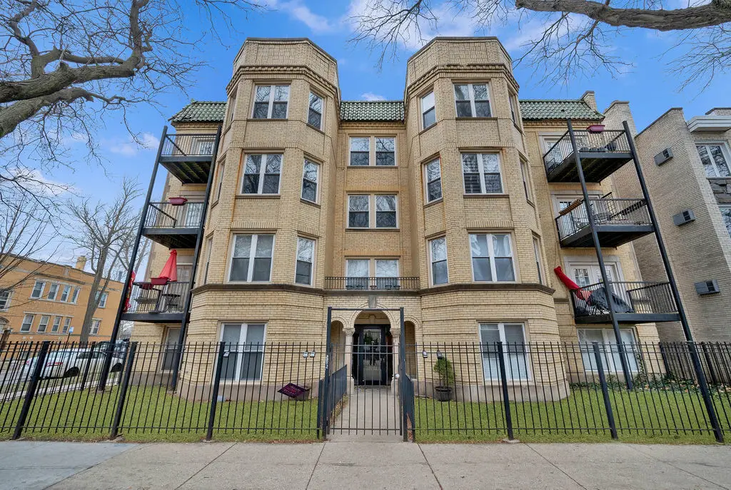 2256 W Arthur Avenue #2, Chicago, IL 60645 - Image #1