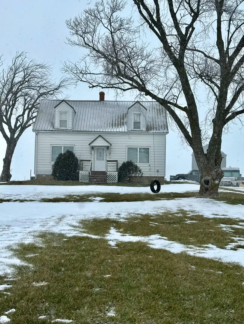 9825 E 11000n Road, Grant Park, IL 60940 - Image #1