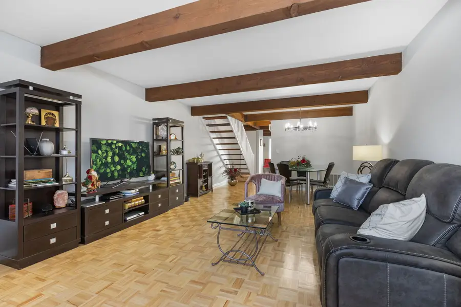 6600 W Wood River Drive #201, Niles, IL 60714 - Image #2