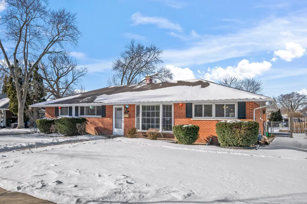 1610 N Chestnut Avenue, Arlington Heights, IL 60004 - Image #1