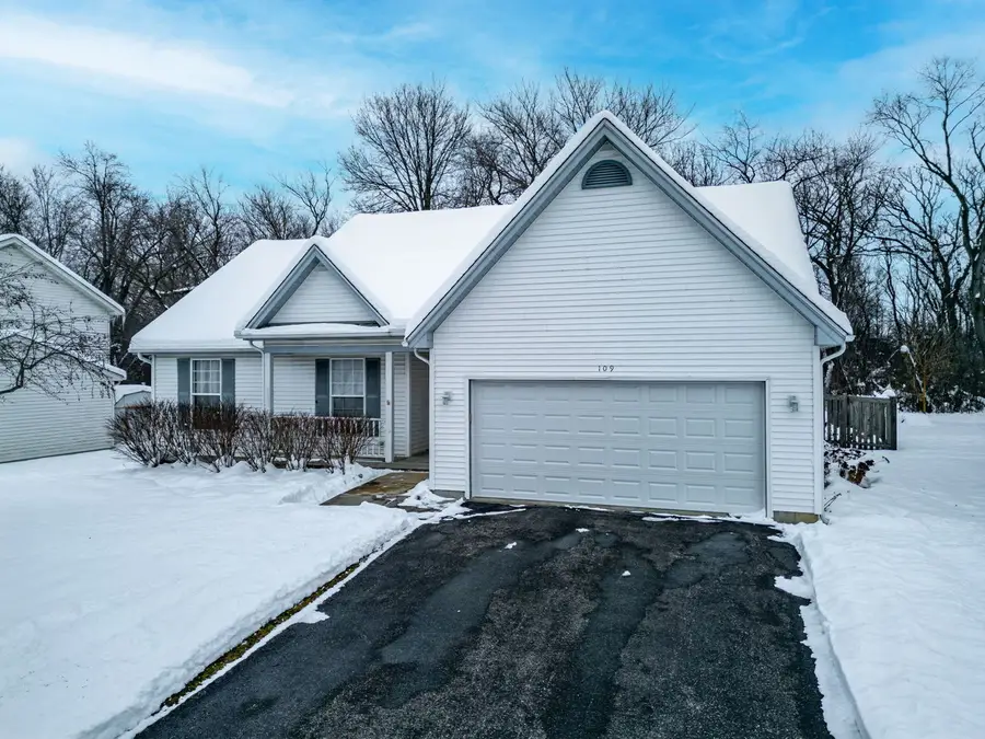 109 Shawnee Lane, Harvard, IL 60033 - Image #2