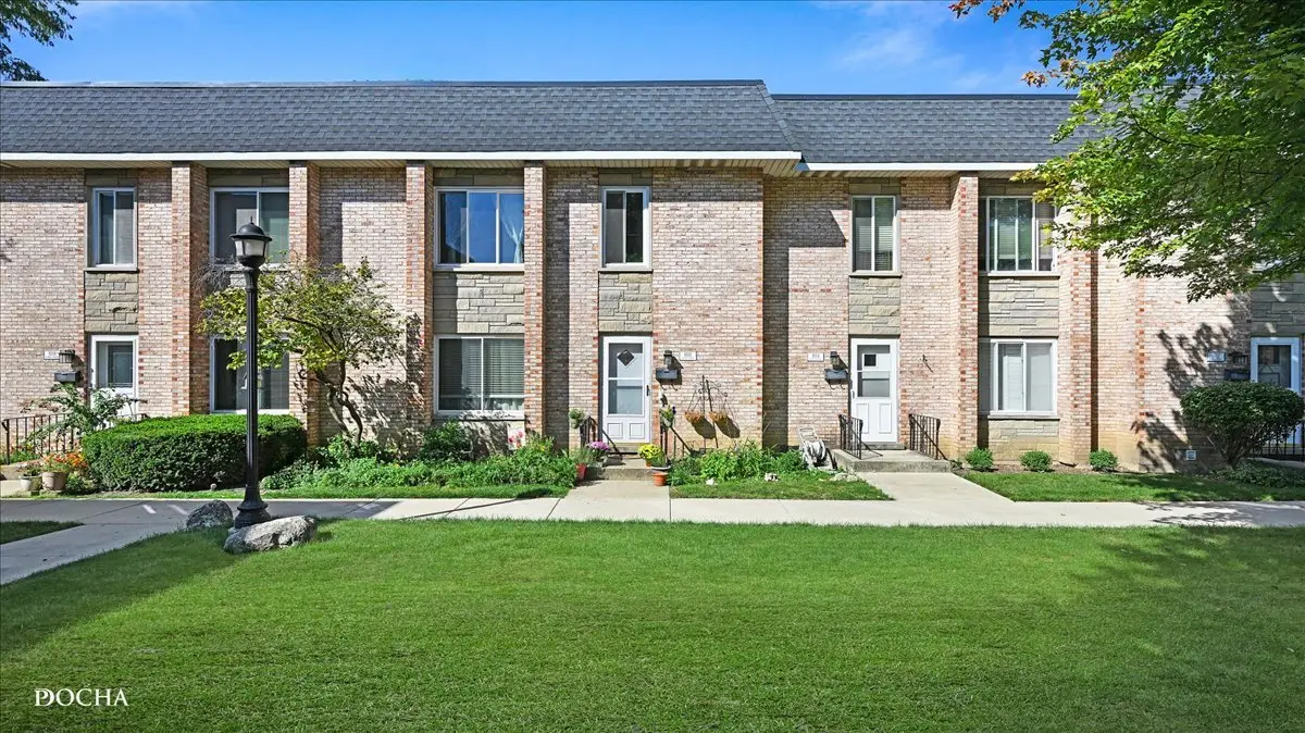 1016 N Mill Street #5, Naperville, IL 60563 - Image #1