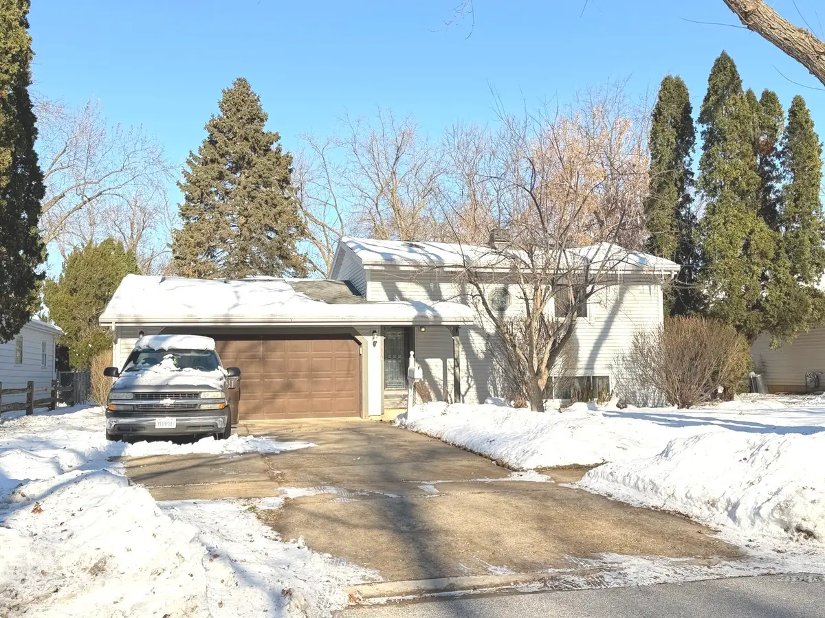 316 Maplewood Lane, Crystal Lake, IL 60014 - Image #1