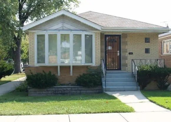 Address Withheld By Seller, Chicago, IL 60632