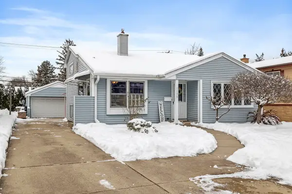 1136 S Summit Avenue, Villa Park, IL 60181