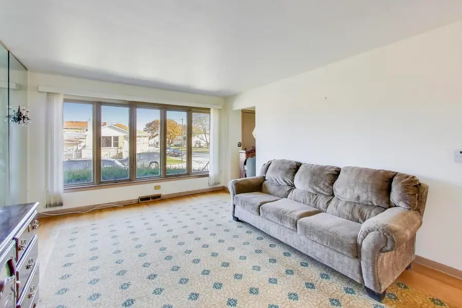 5700 N Orange Avenue, Chicago, IL 60631 - Image #2