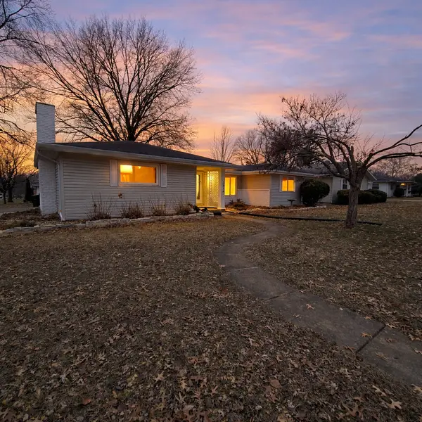 2514 W Nottingham Place, Peoria, IL 61614