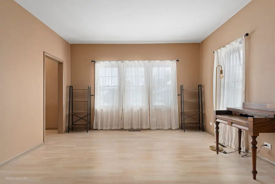 12 N Du Bois Avenue, Elgin, IL 60123 - Image #2