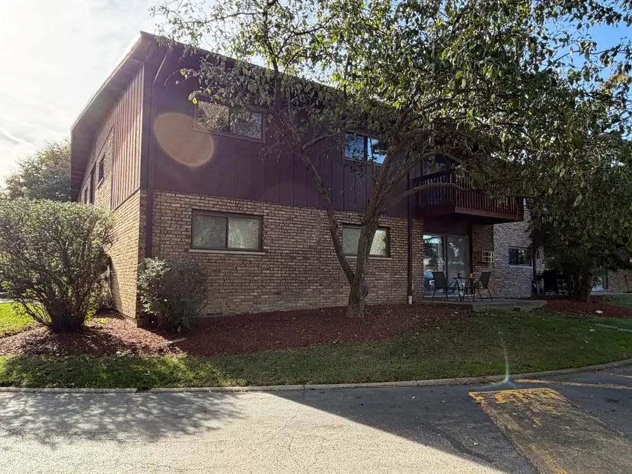 100 Willow Lane #201B, Willow Springs, IL 60480 - Image #2