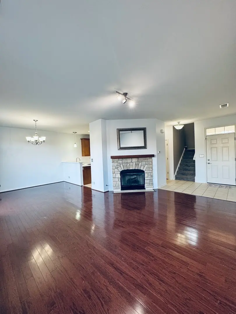 524 Majestic Lane, Oswego, IL 60543 - Image #2