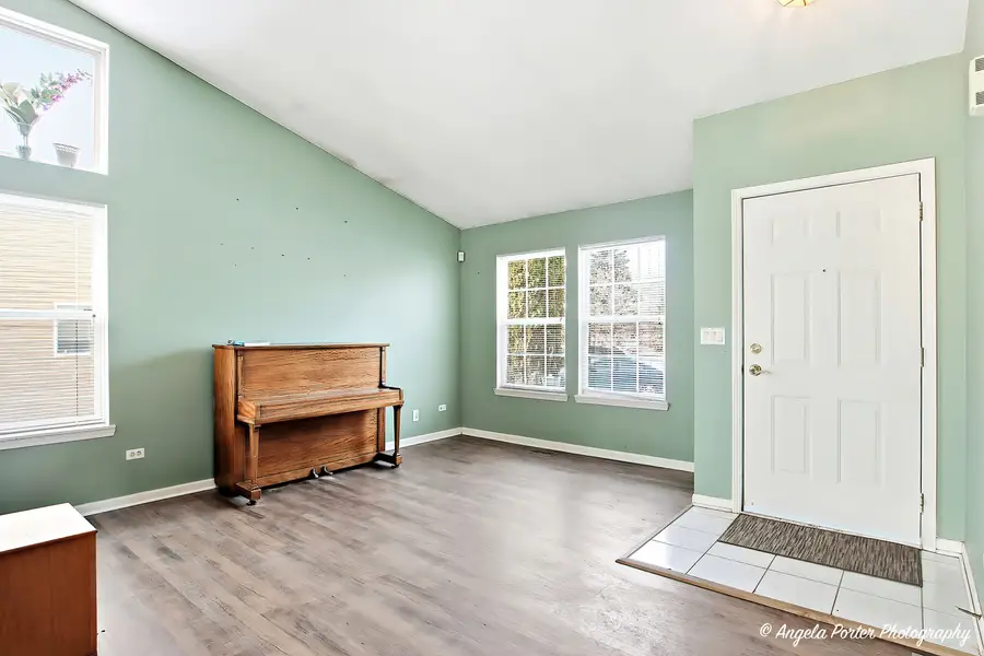 28501 Wagon Trail Court, Lakemoor, IL 60051 - Image #2