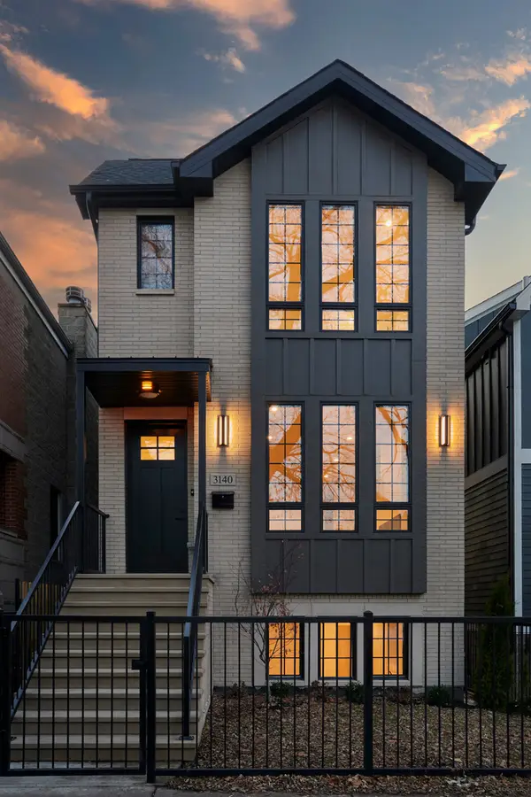 Address Withheld By Seller, Chicago, IL 60618