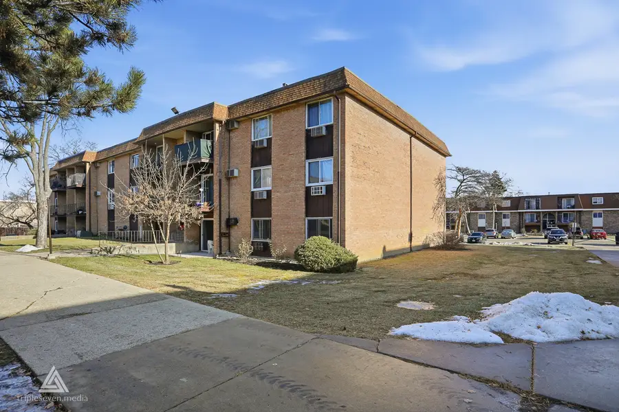 1180 Meadow Lane #108, Hoffman Estates, IL 60169 - Image #2