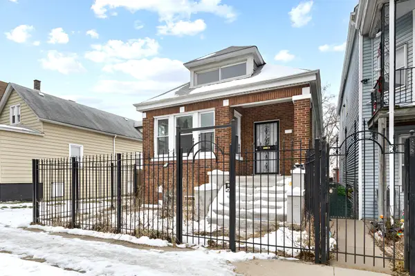 8528 S Escanaba Avenue, Chicago, IL 60617