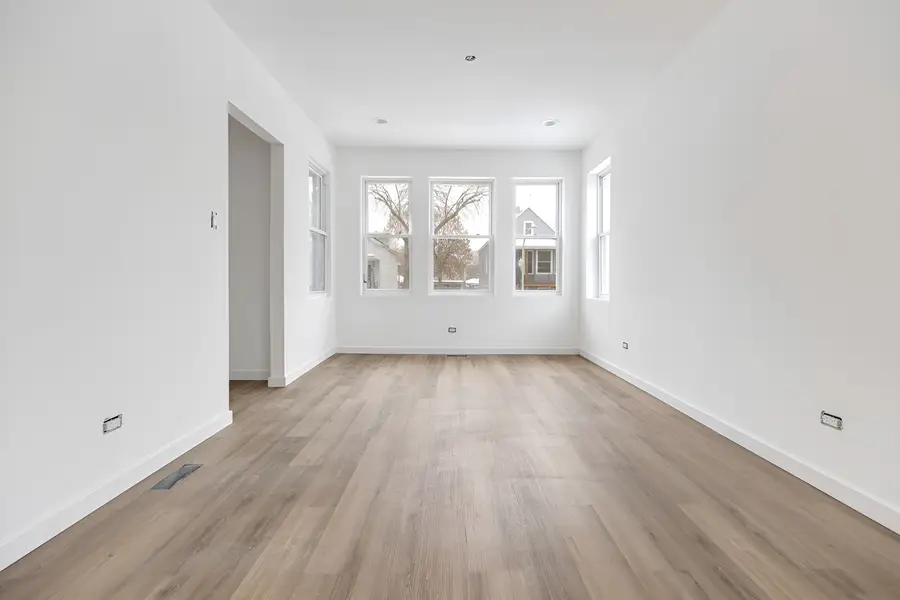 8528 S Escanaba Avenue, Chicago, IL 60617 - Image #3