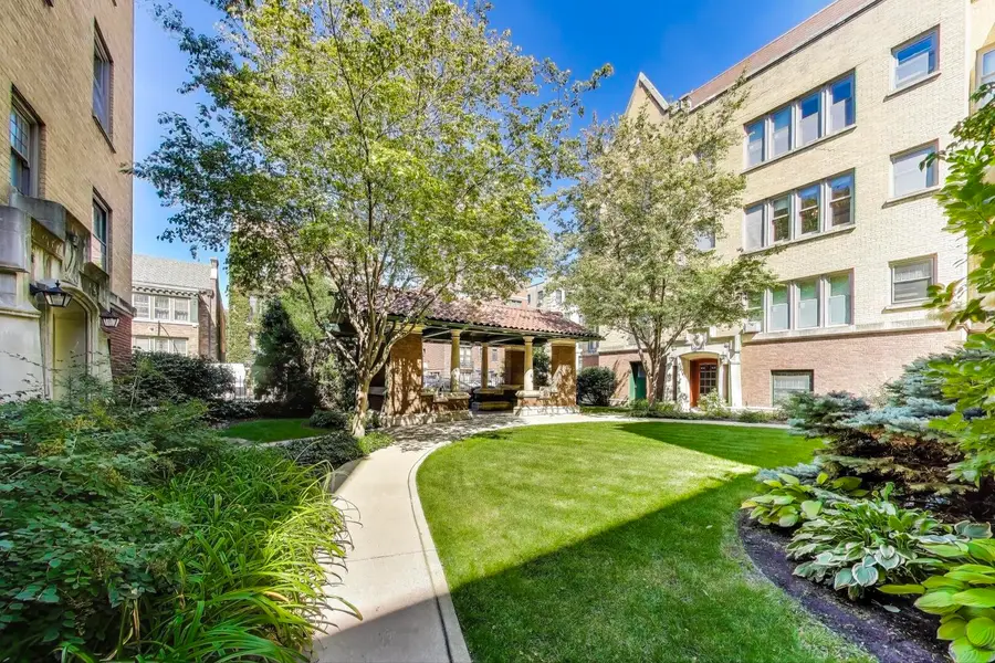 625 W Addison Street #3, Chicago, IL 60613 - Image #3