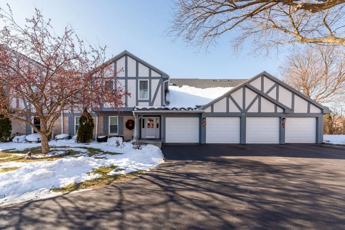 32 W Fern Court #116B, Palatine, IL 60067 - Image #1