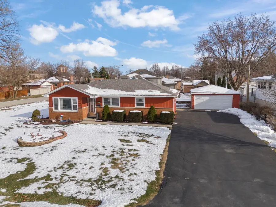 10901 S Nagle Avenue, Worth, IL 60482 - Image #2