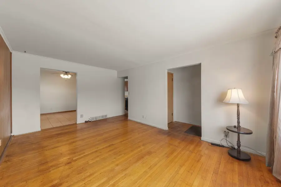 10901 S Nagle Avenue, Worth, IL 60482 - Image #3