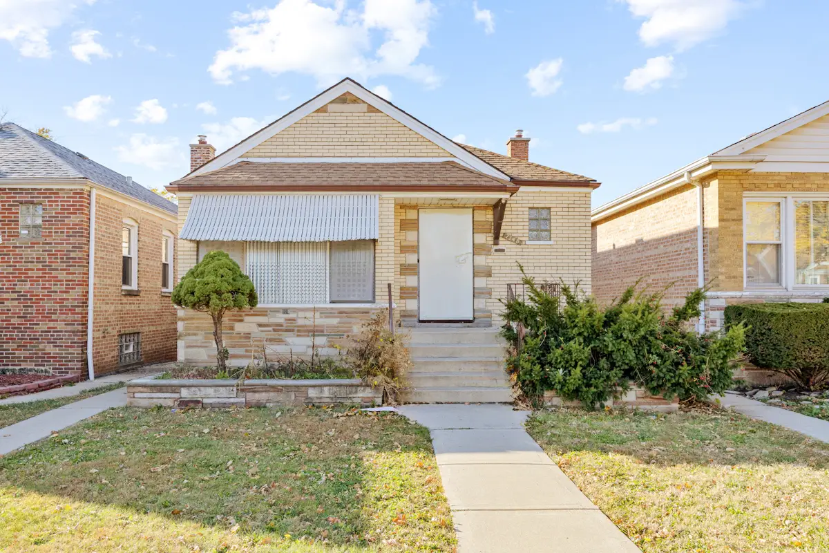 7148 S Sawyer Avenue, Chicago, IL 60629 - Image #1