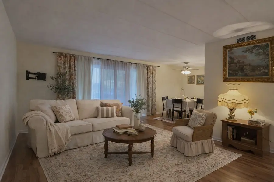 10360 Parkside Avenue #1B, Oak Lawn, IL 60453 - Image #3