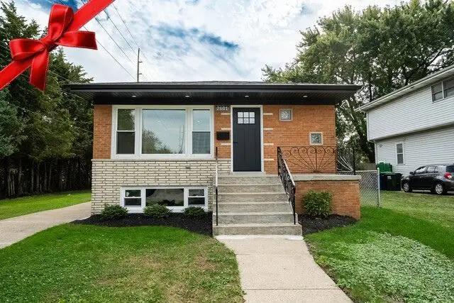 2601 W 98th Place, Evergreen Park, IL 60805 - Image #1