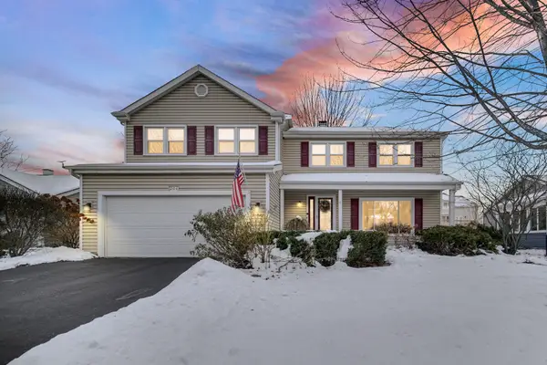 204 Wildwood Drive, North Aurora, IL 60542