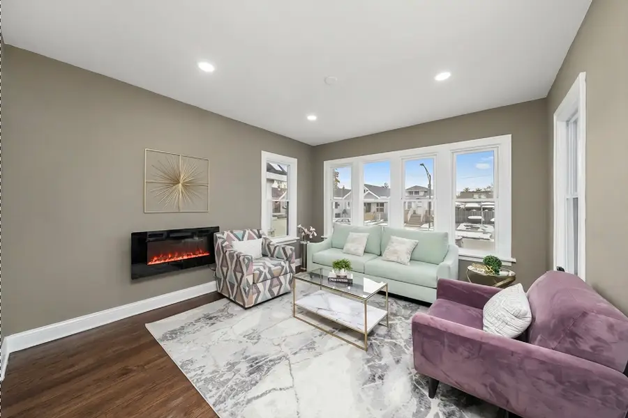 10813 S Eggleston Avenue, Chicago, IL 60628 - Image #2