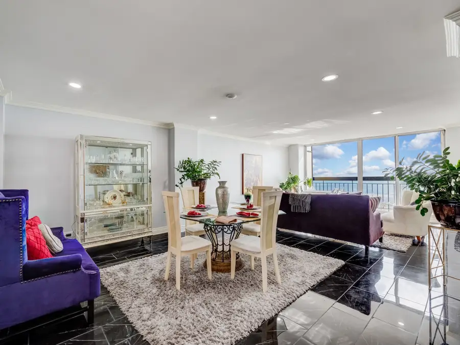 5201 S Cornell Avenue #27D, Chicago, IL 60615 - Image #2