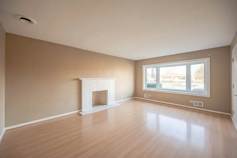 5919 W 109th Place, Chicago Ridge, IL 60415 - Image #2