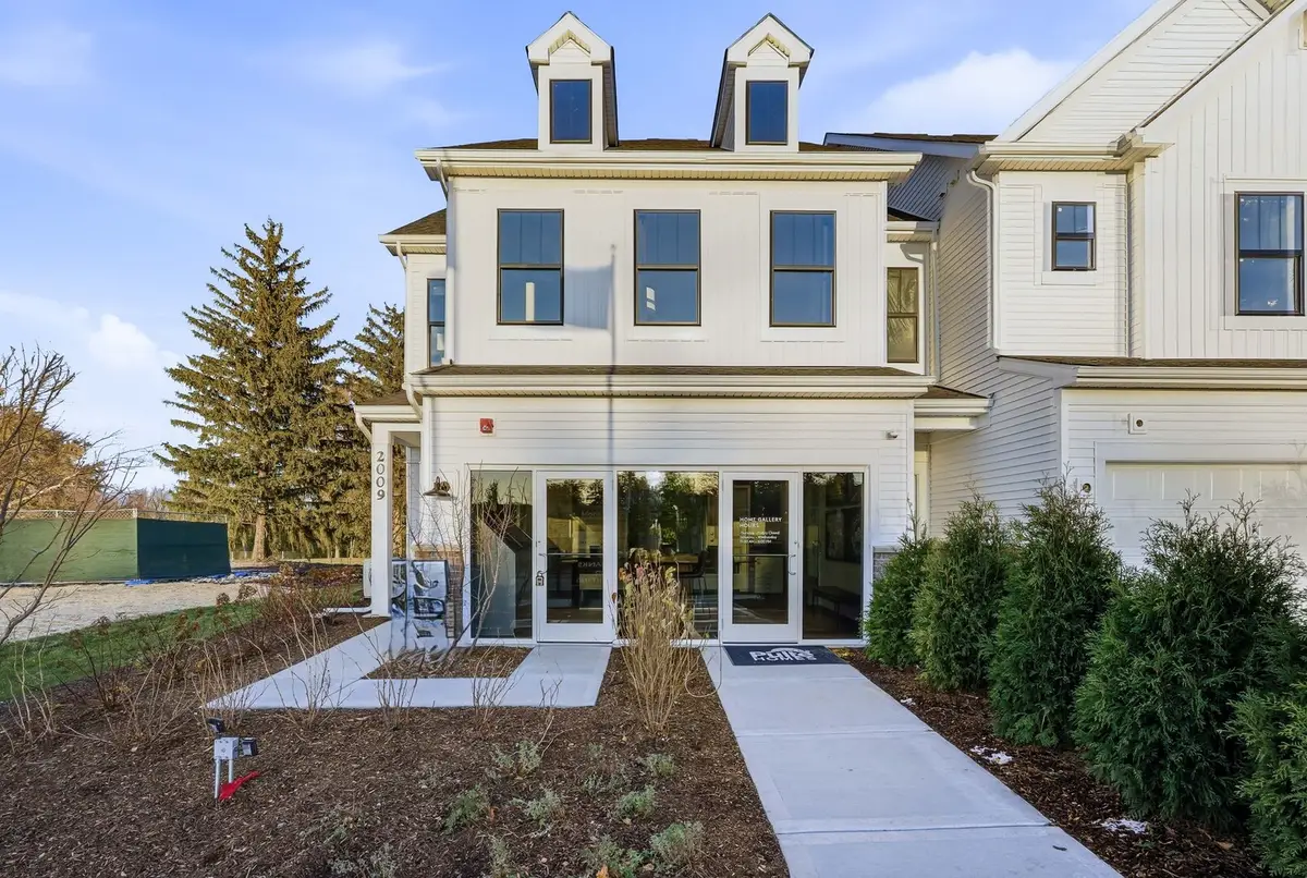 1975 Leiter Way #12002, Hoffman Estates, IL 60169 - Image #1