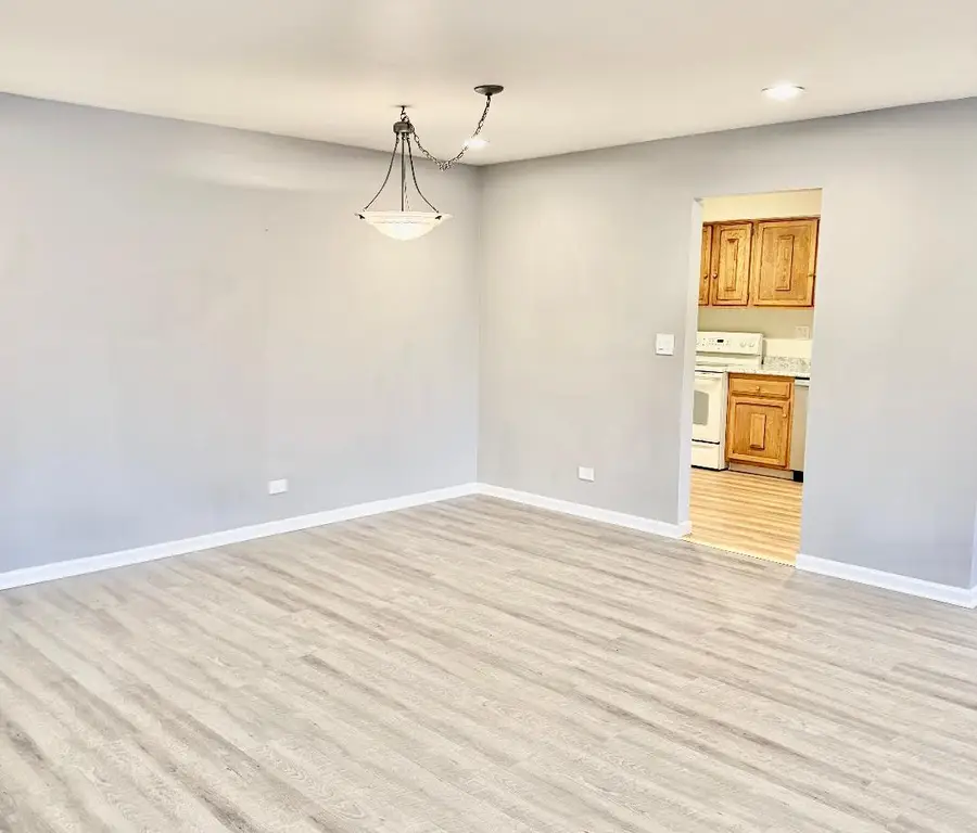 706 E Algonquin Road #204, Arlington Heights, IL 60005 - Image #3