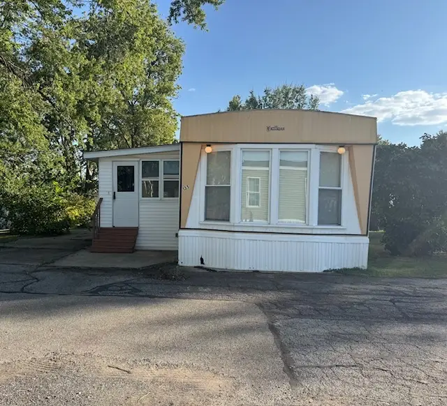 135 Ave C, Bloomington, IL 61701 - Image #1