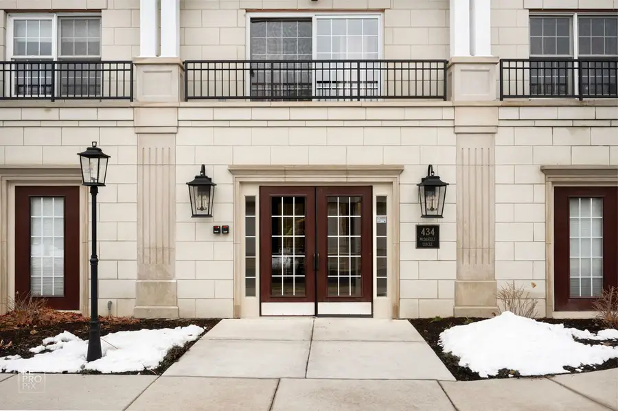 434 Mcdaniels Circle #401, Clarendon Hills, IL 60514 - Image #2