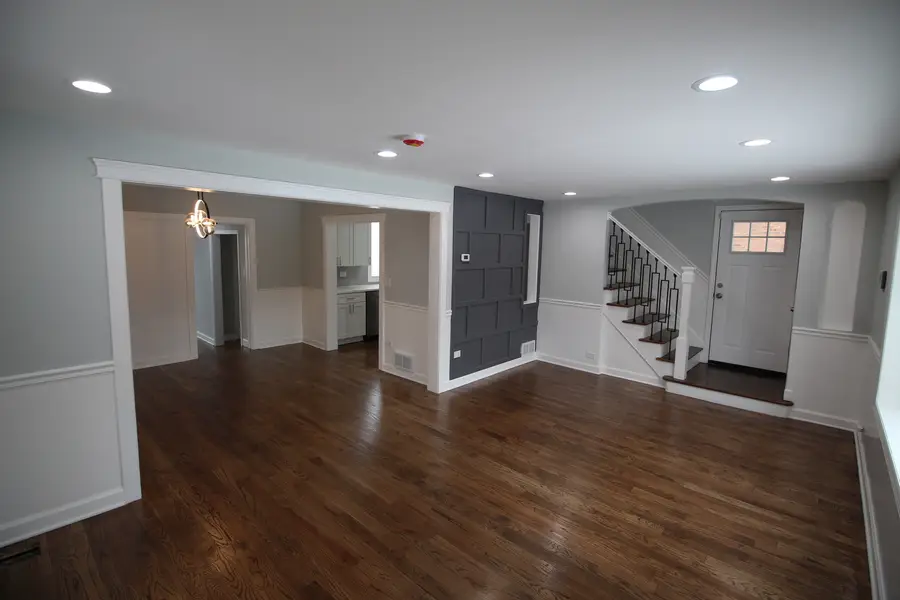 10030 S Luella Avenue, Chicago, IL 60617 - Image #2