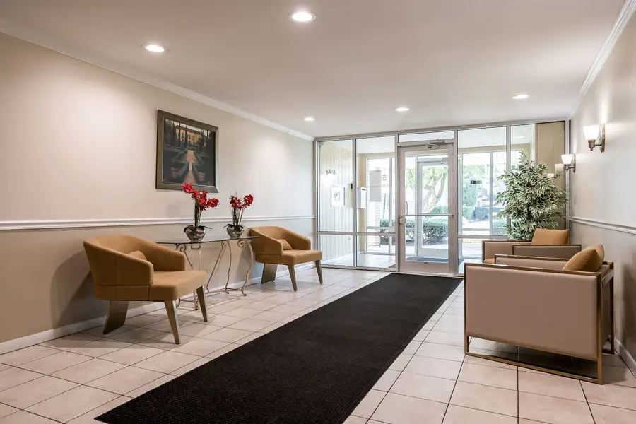 5510 Lincoln Avenue #101, Morton Grove, IL 60053 - Image #3