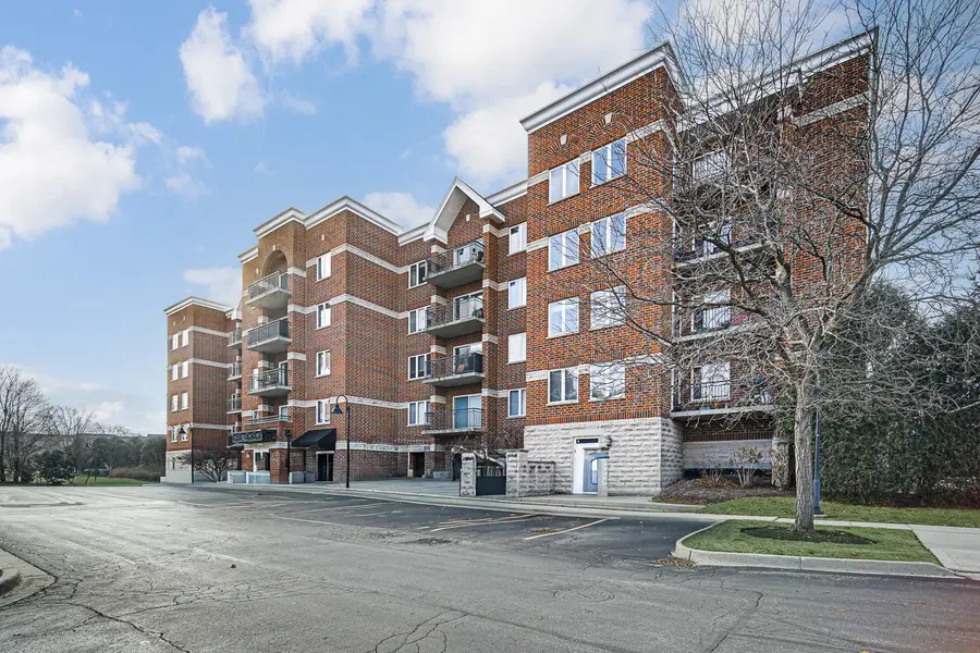 3451 N Carriageway Drive #305, Arlington Heights, IL 60004 - #2