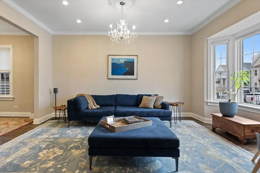 3059 N Gresham Avenue, Chicago, IL 60618 - #2