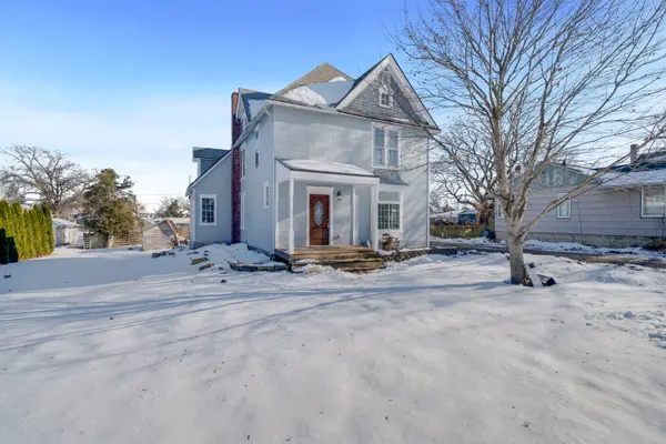 219 Calvert Avenue, Chadwick, IL 61014