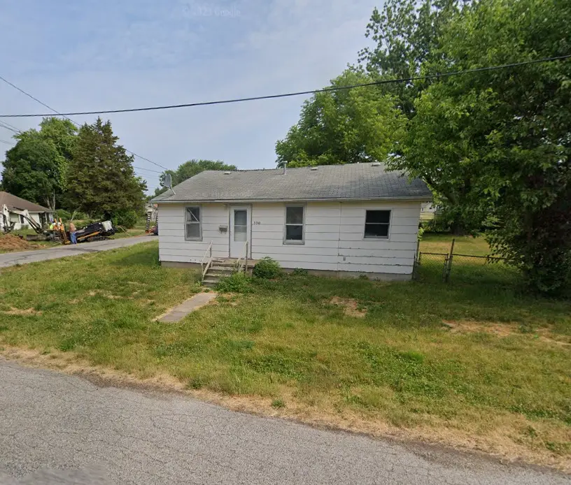330 W Avenue G, Lewistown, IL 61542 - #2