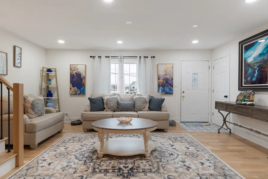 128 S Villa Avenue, Addison, IL 60101 - Image #3