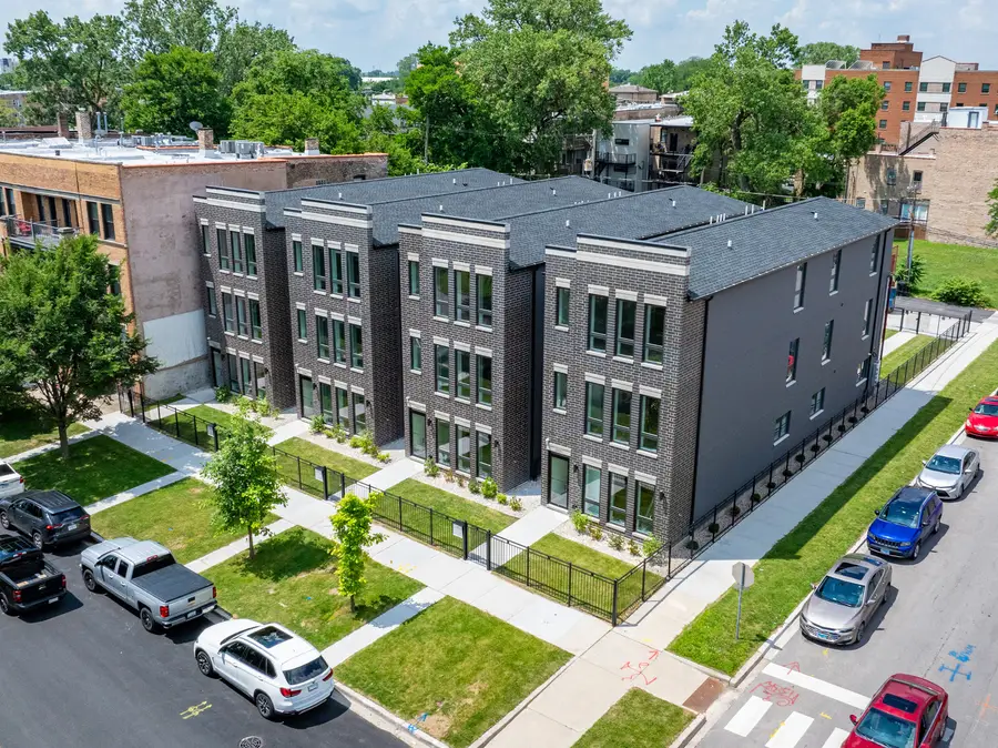 5004 S Prairie Avenue, Chicago, IL 60615 - Image #2