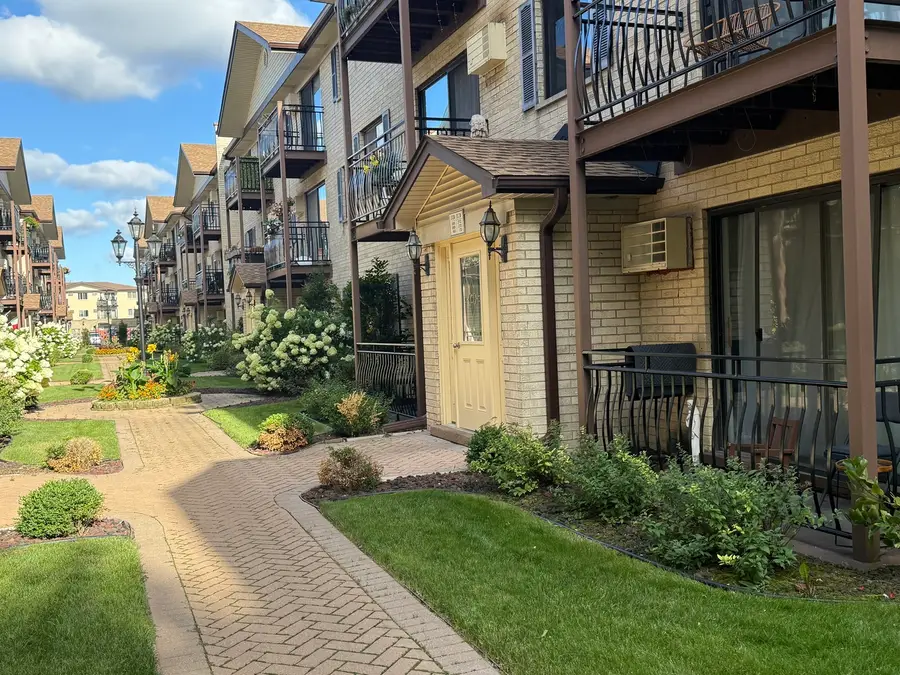 5139 N East River Road #170B, Chicago, IL 60656 - #3