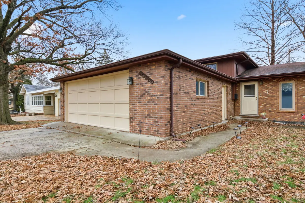 18341 Poplar Avenue, Homewood, IL 60430 - Image #1