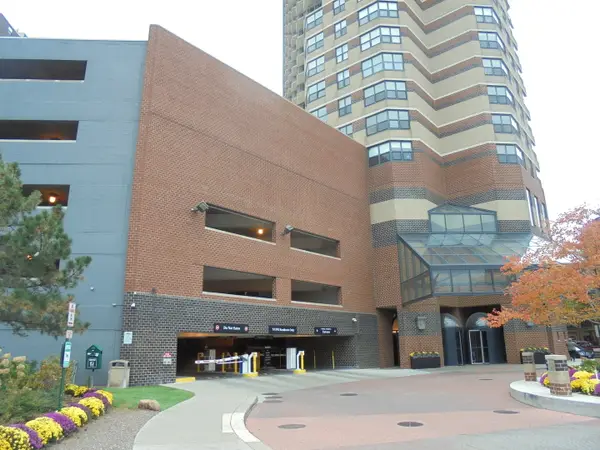 3660 N Lake Shore Drive #1107, Chicago, IL 60613